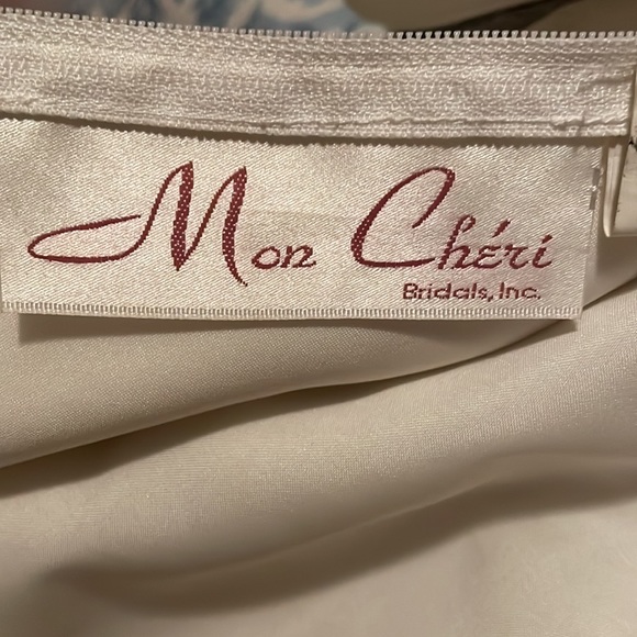 Wedding Dress - Picture 4 of 7